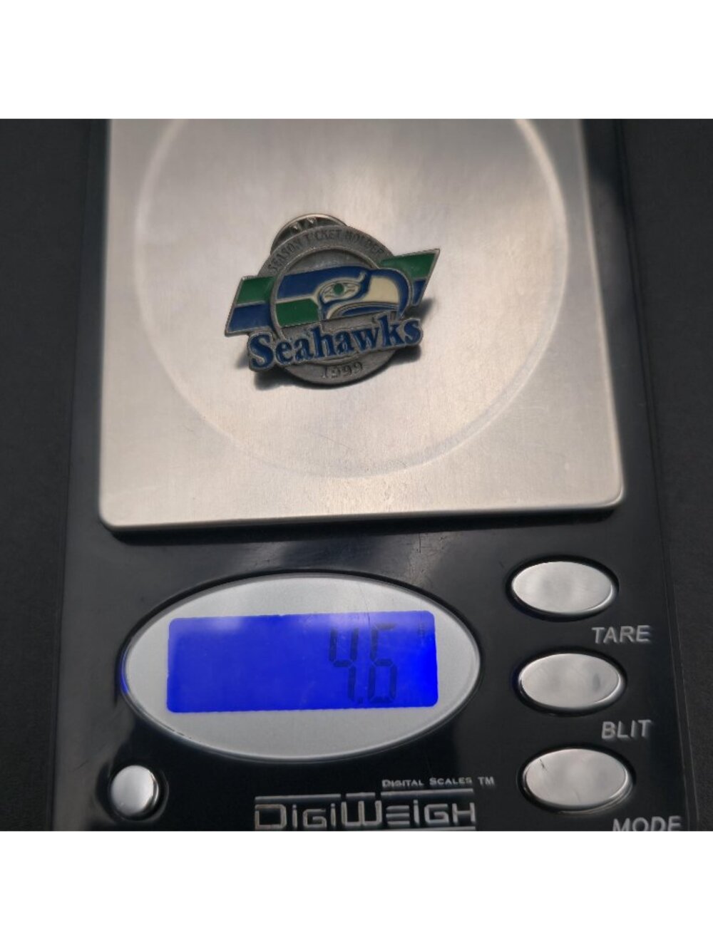 Vintage 1999 Seattle Seahawks Season Ticket Holder Enamel Pin A7356 - Picture 5 of 5